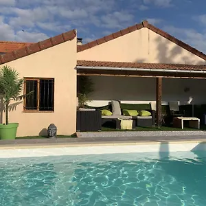 maison-piscine-et-jacuzzi.hotels-rhonealpes.com/
